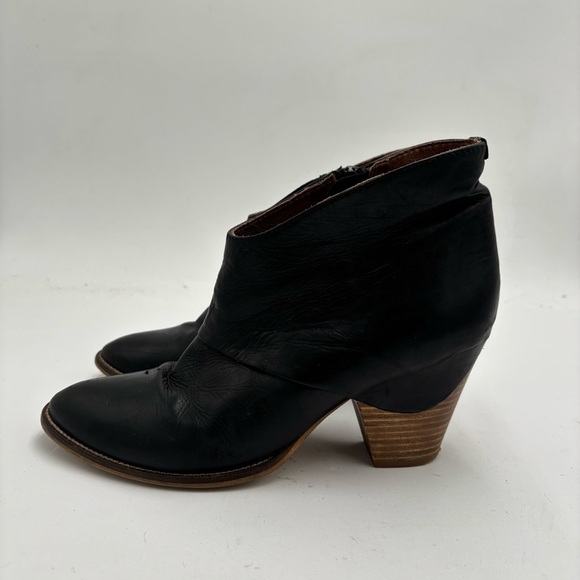 Clarks Black Leather Ankle Booties - Picture 2 of 10